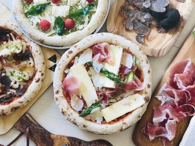 金沢発祥のピザ工房「森山ナポリ」の毎年大人気のクリスマスセット