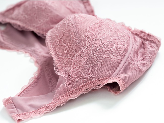 神田うのプロデュース！「エイジレスナイトブラ」