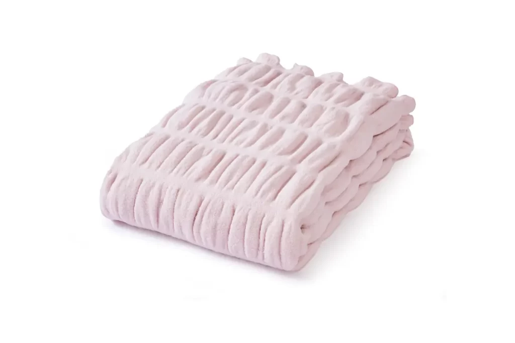 【ショップチャンネル】やさしくあたたかなハグを再現した毛布「ハグウォーム」で「石川応援プロジェクト」に参加。売上の一部を義援金に。